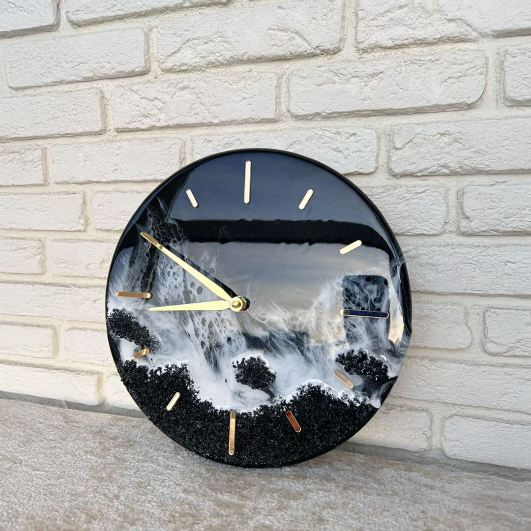 Midnight Waves – Handcrafted Black Ocean Resin Art Clock