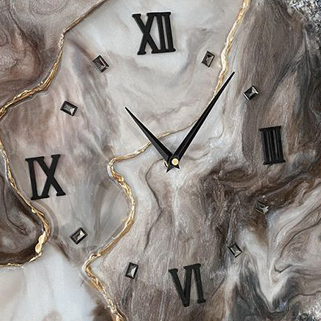 Maple Ember Resin Clock – Rich, Warm, and Timeless Elegance