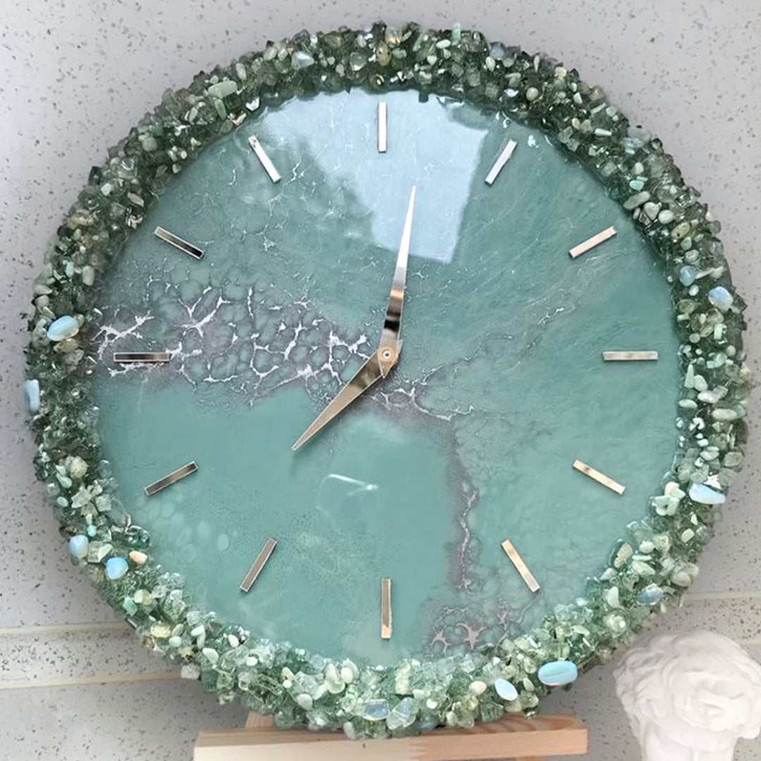 Mint Whisper – Elegant Light Green Resin Art Clock