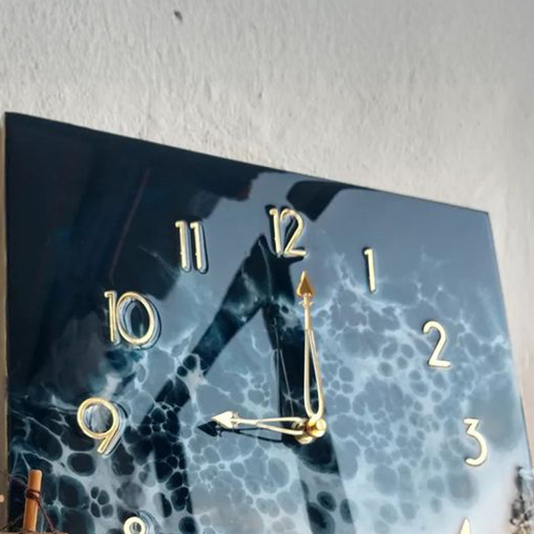 Elegant Square Resin Art Clock – Minimalist Timepiece