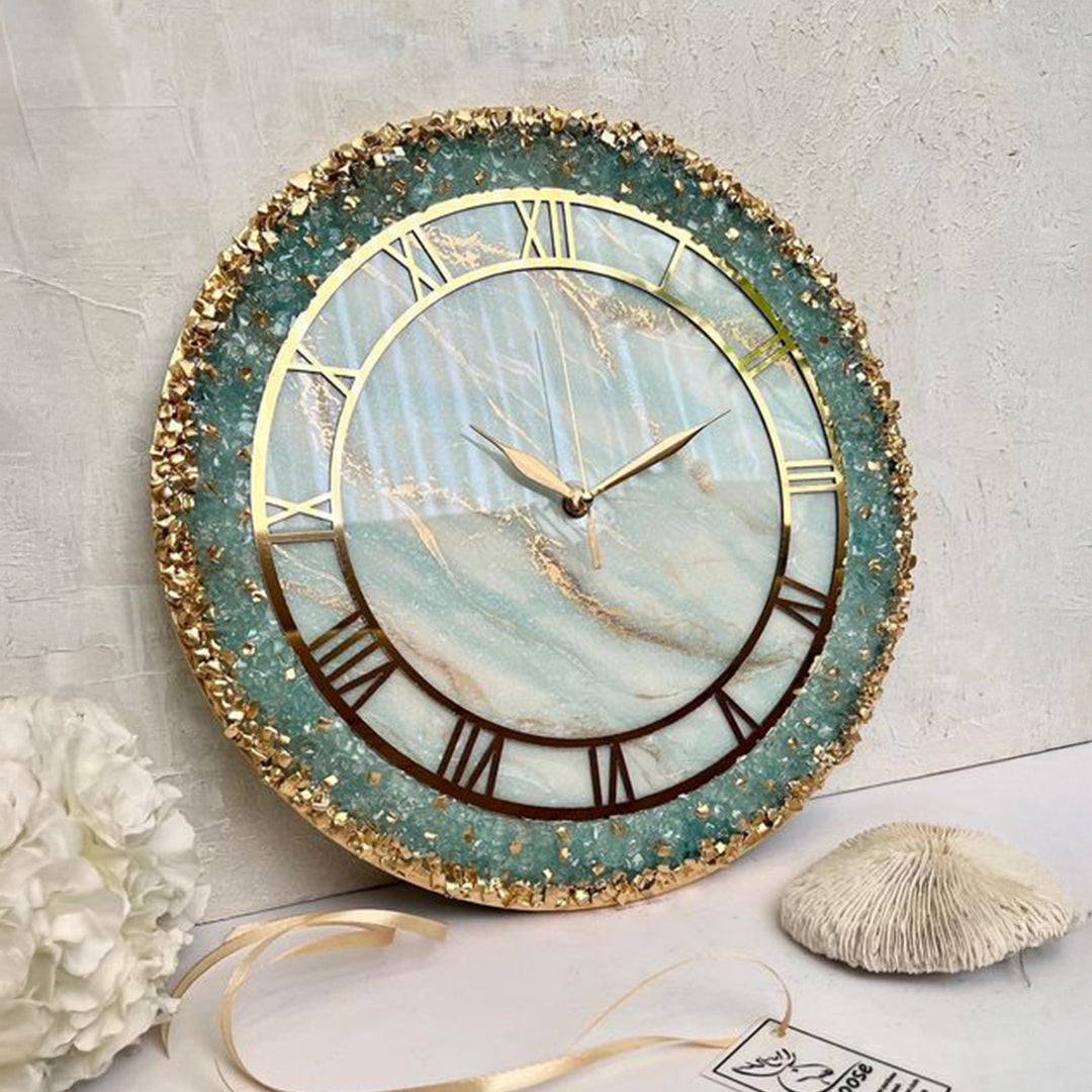 The Artisan’s Timepiece – A Handmade Resin Clock Masterpiece