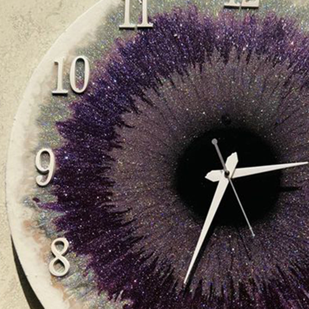 Majestic Amethyst Resin Clock – An Eye-Catching Work of Art