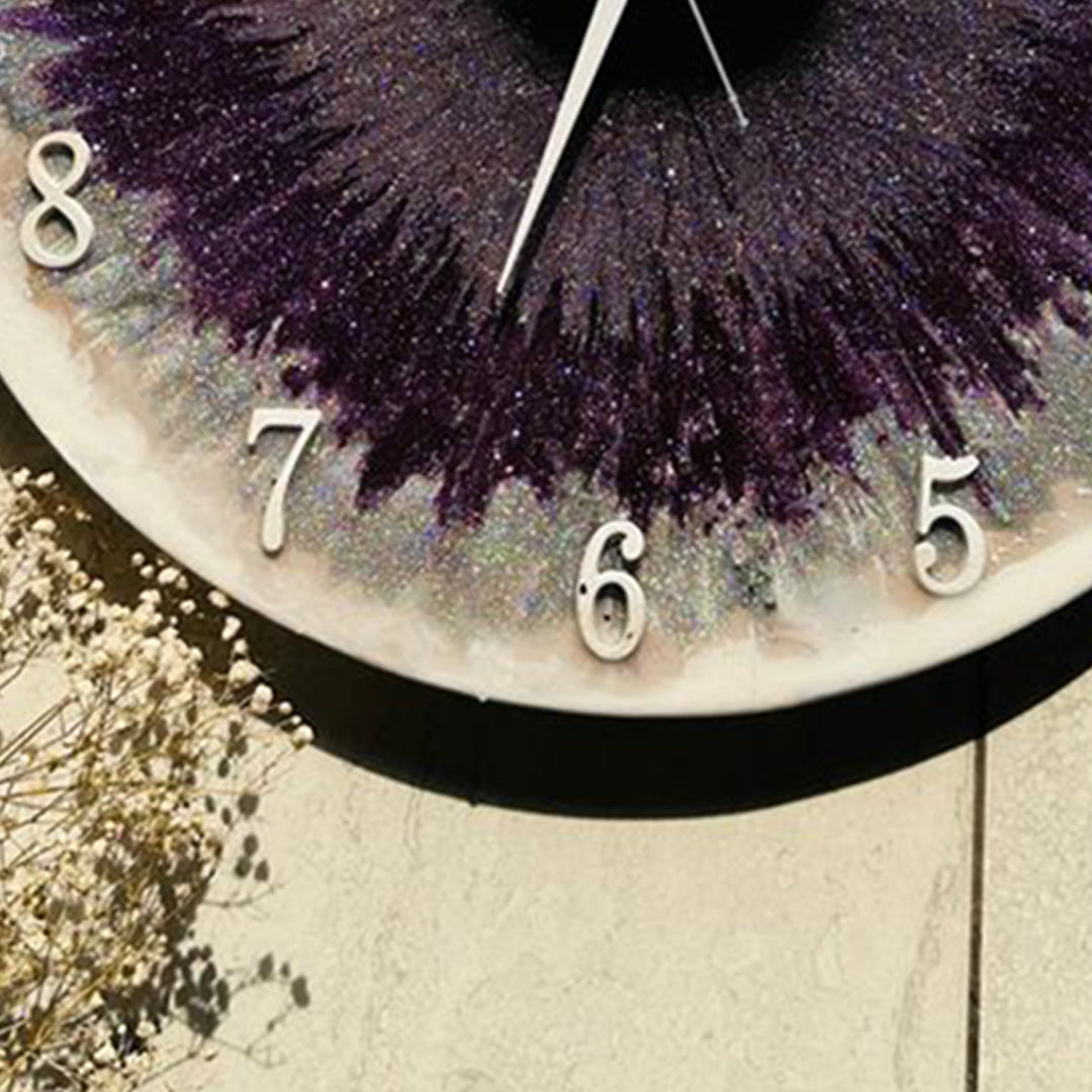 Majestic Amethyst Resin Clock – An Eye-Catching Work of Art