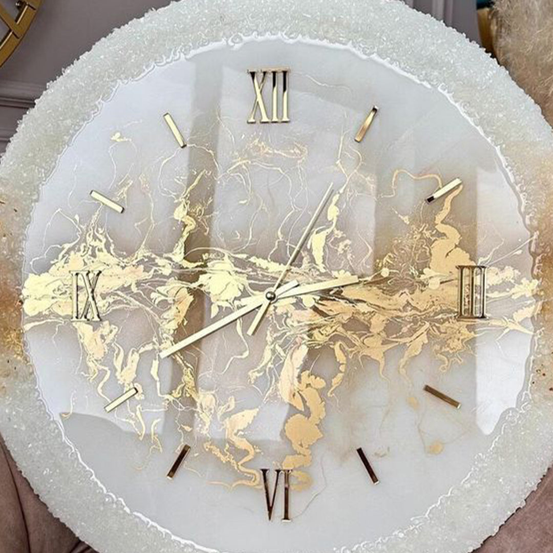 White Mirage Resin Clock – Timeless Purity in Motion