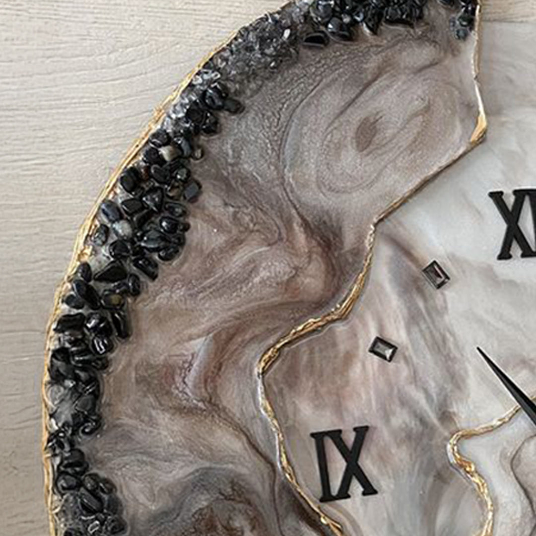 Maple Ember Resin Clock – Rich, Warm, and Timeless Elegance