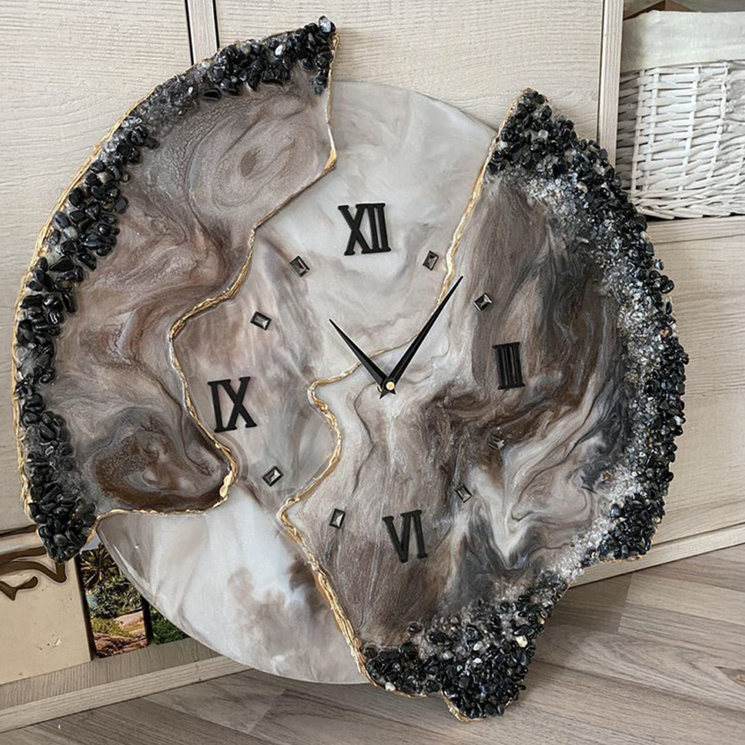 Maple Ember Resin Clock – Rich, Warm, and Timeless Elegance