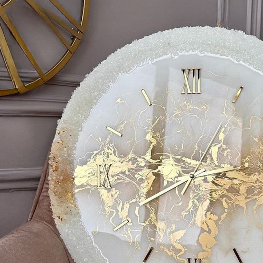 White Mirage Resin Clock – Timeless Purity in Motion