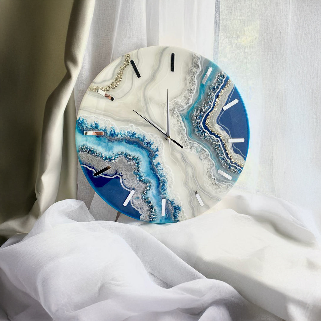 Stormy Sea Resin Clock – Nature’s Power in Motion